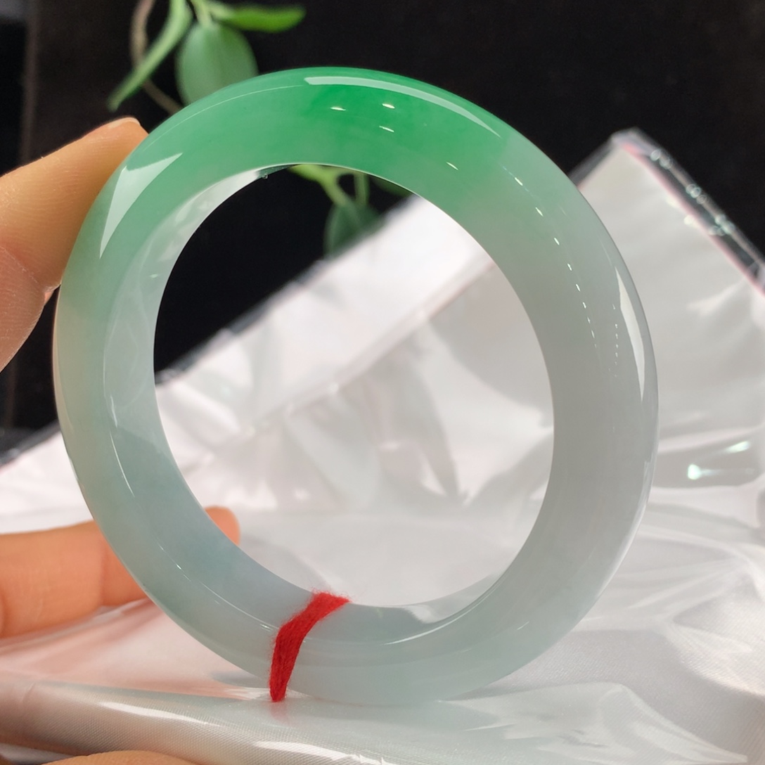 翡翠手镯未镶嵌111-0024