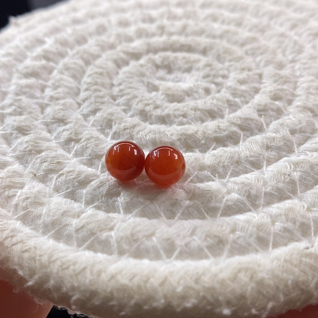 裸石翡翠红珠单颗价