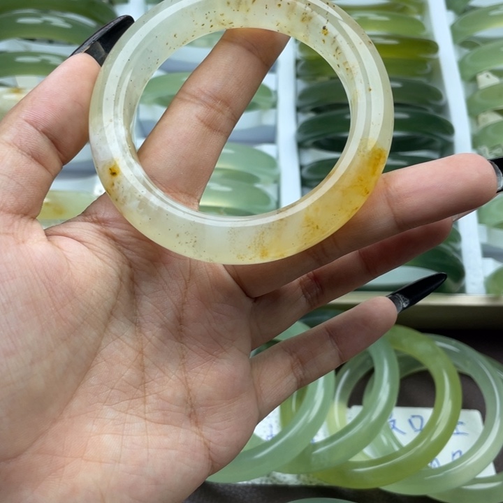 u***5未镶嵌蛇纹石玉手镯