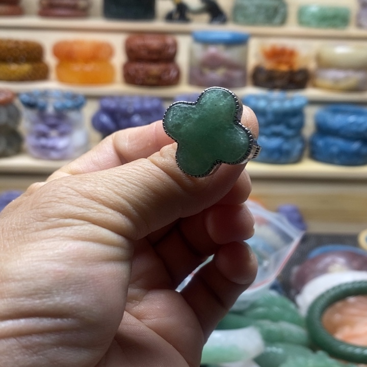 未镶嵌手镯石英质玉