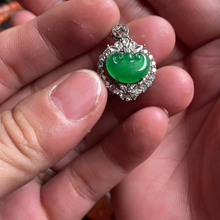 定制翡翠未镶嵌纯天然A货翡翠