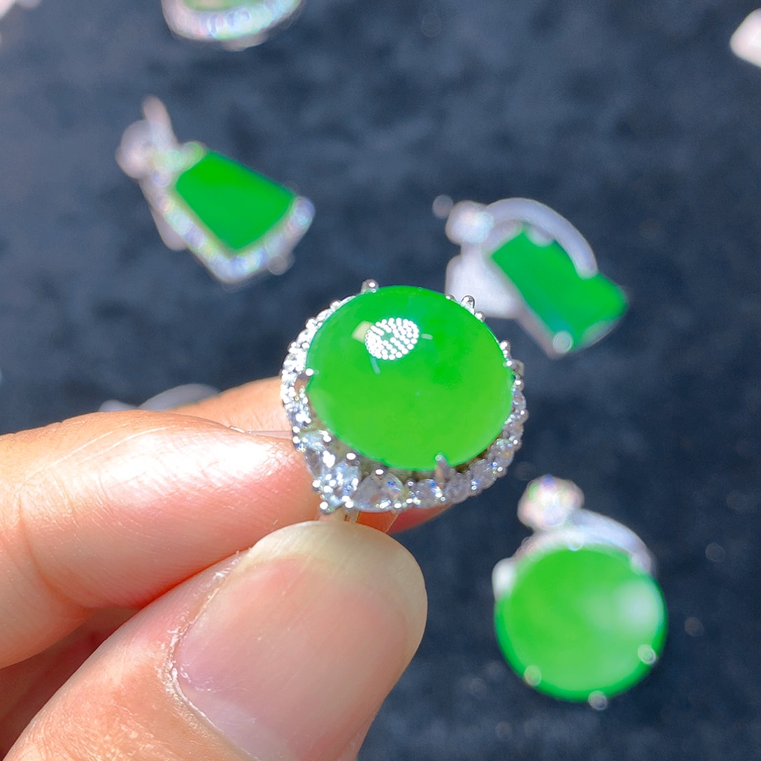 颈饰银S925镶嵌翡翠