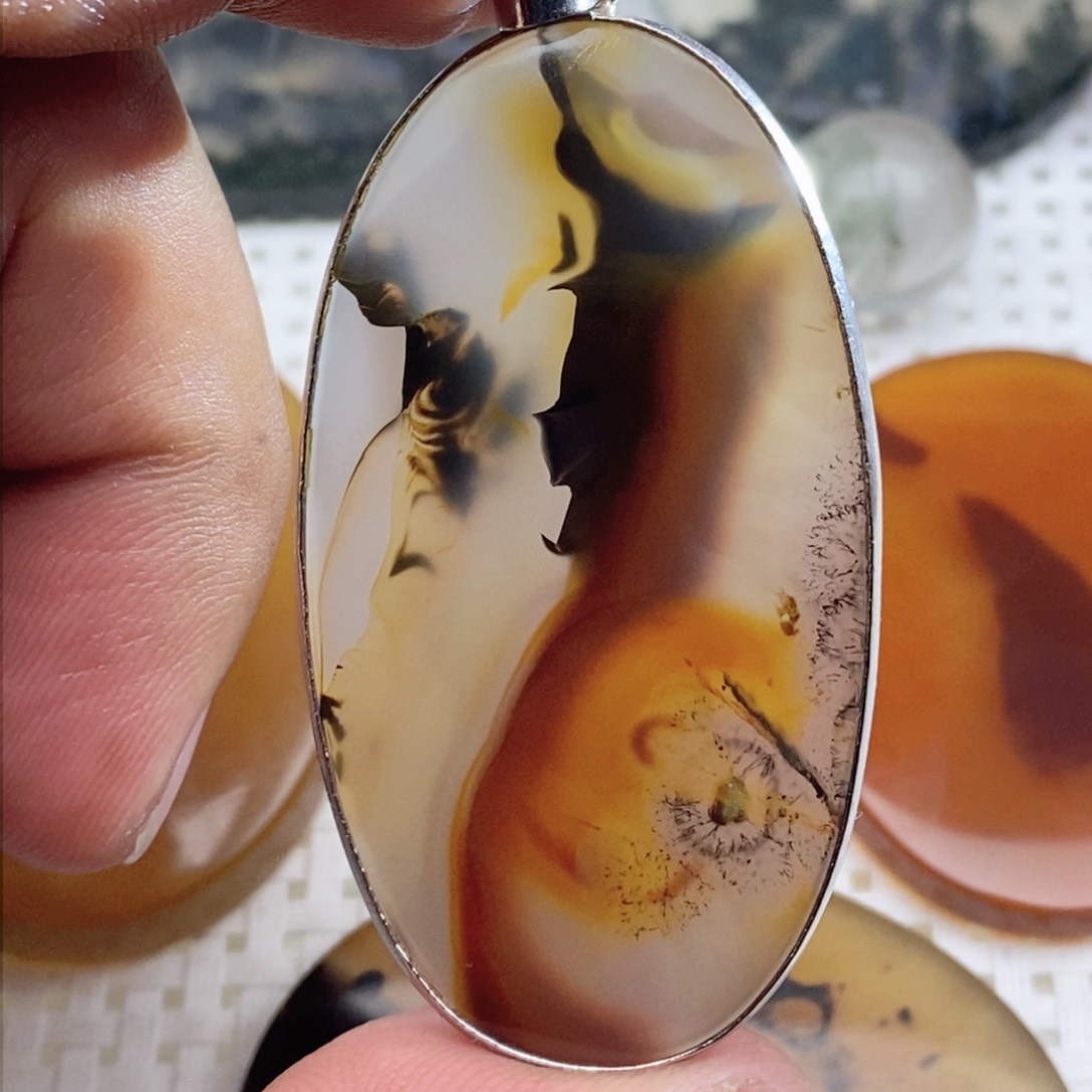 玛瑙/玉髓颈饰未镶嵌