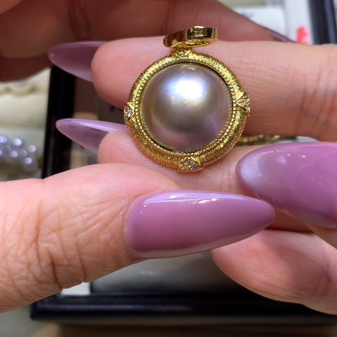 未镶嵌颈饰拼合珍珠（马贝珠）