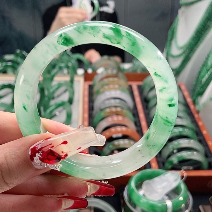 石英质玉手镯未镶嵌喵*?天然A货非洲翠手镯