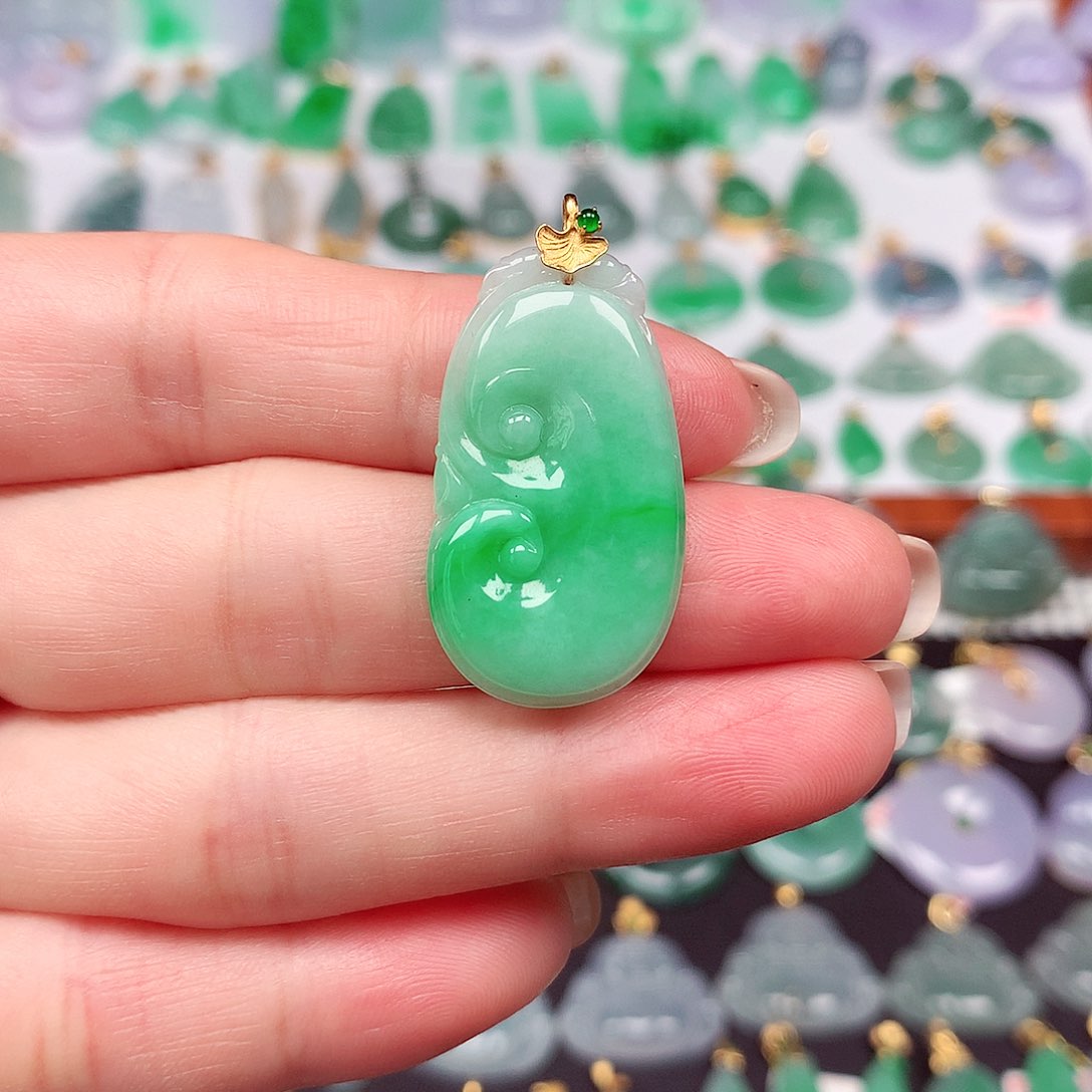 翡翠颈饰18K金镶嵌天然翡翠A货