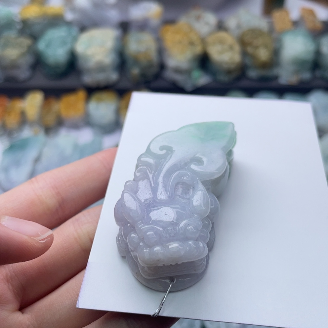 翡翠颈饰未镶嵌貔貅