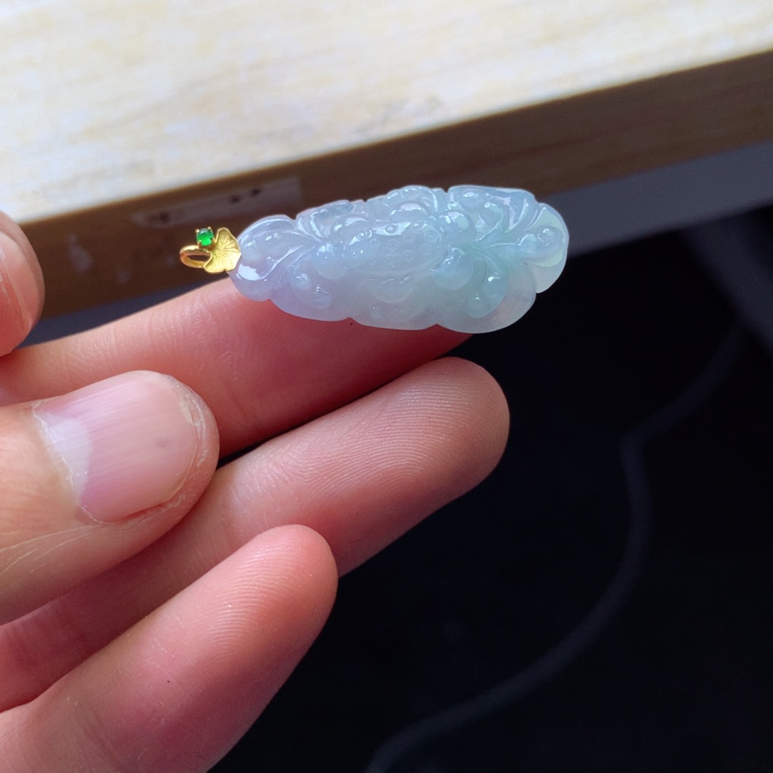 翡翠颈饰18K金镶嵌吊坠