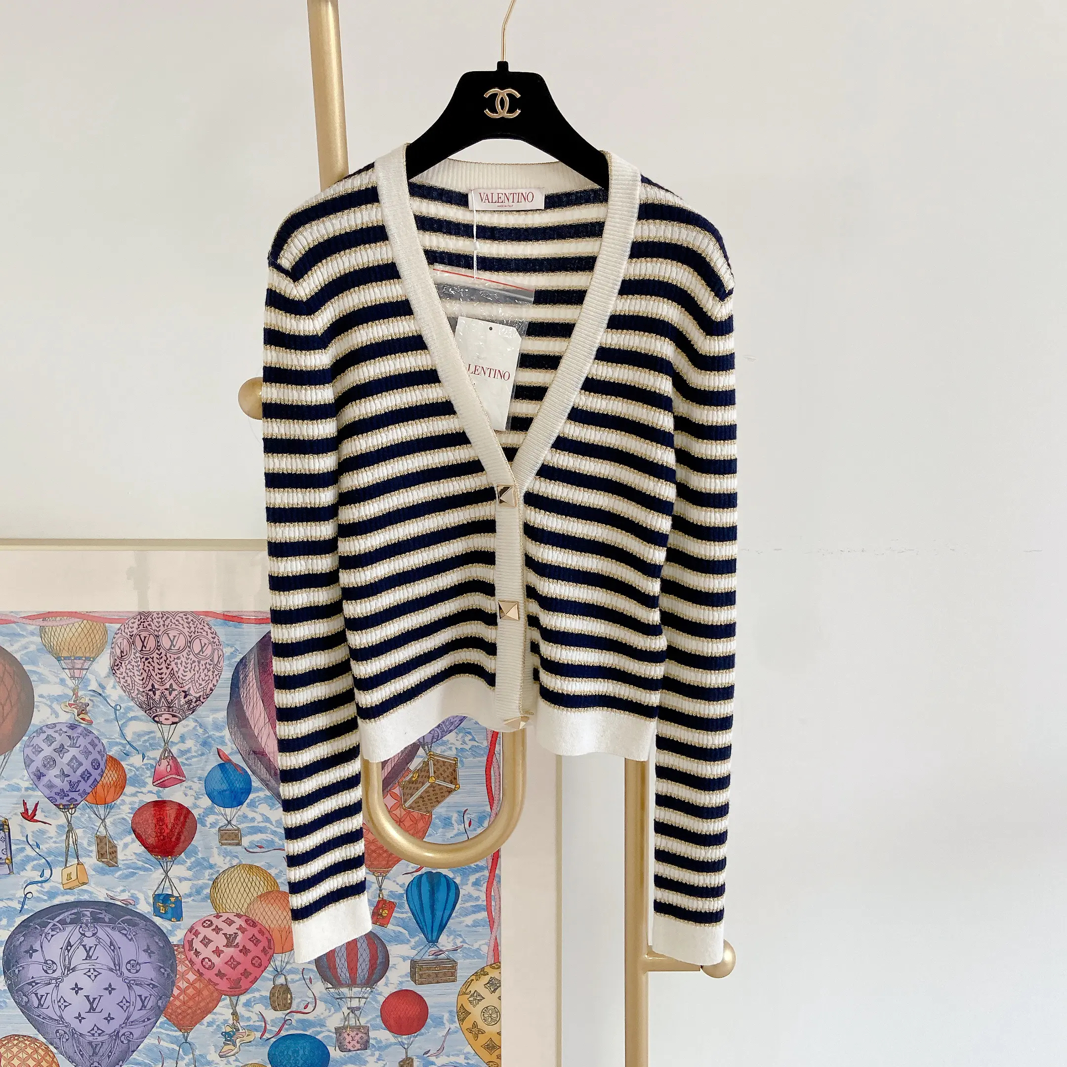 99新 Valentino/华伦天奴 华伦天奴条纹针织开衫 S码86587990