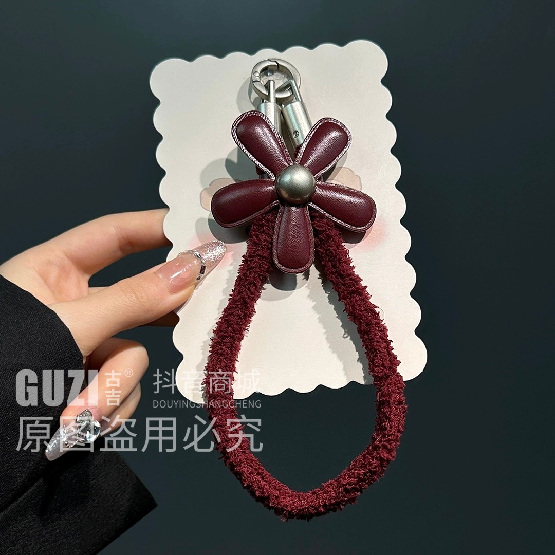 冬季毛绒短款手机挂绳皮质花朵手腕女防丢创意超好看女款通用链条