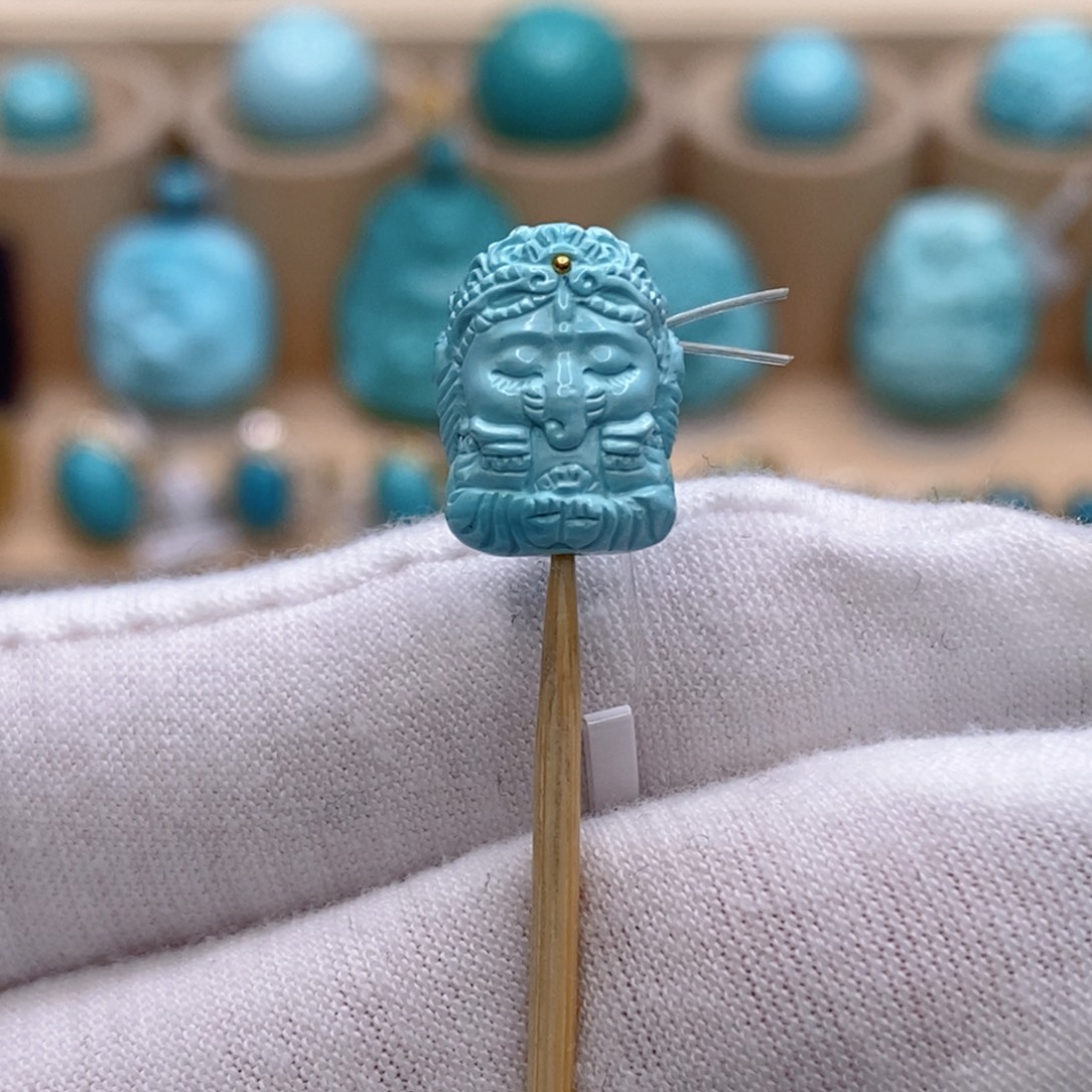 绿松石未镶嵌珠宝奇石