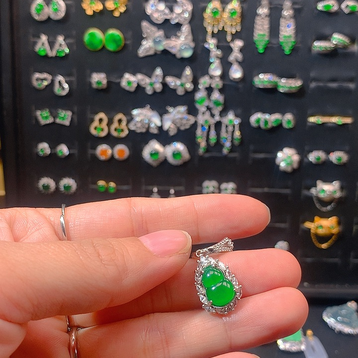 翡翠戒指银S925镶嵌踏**梅耳包