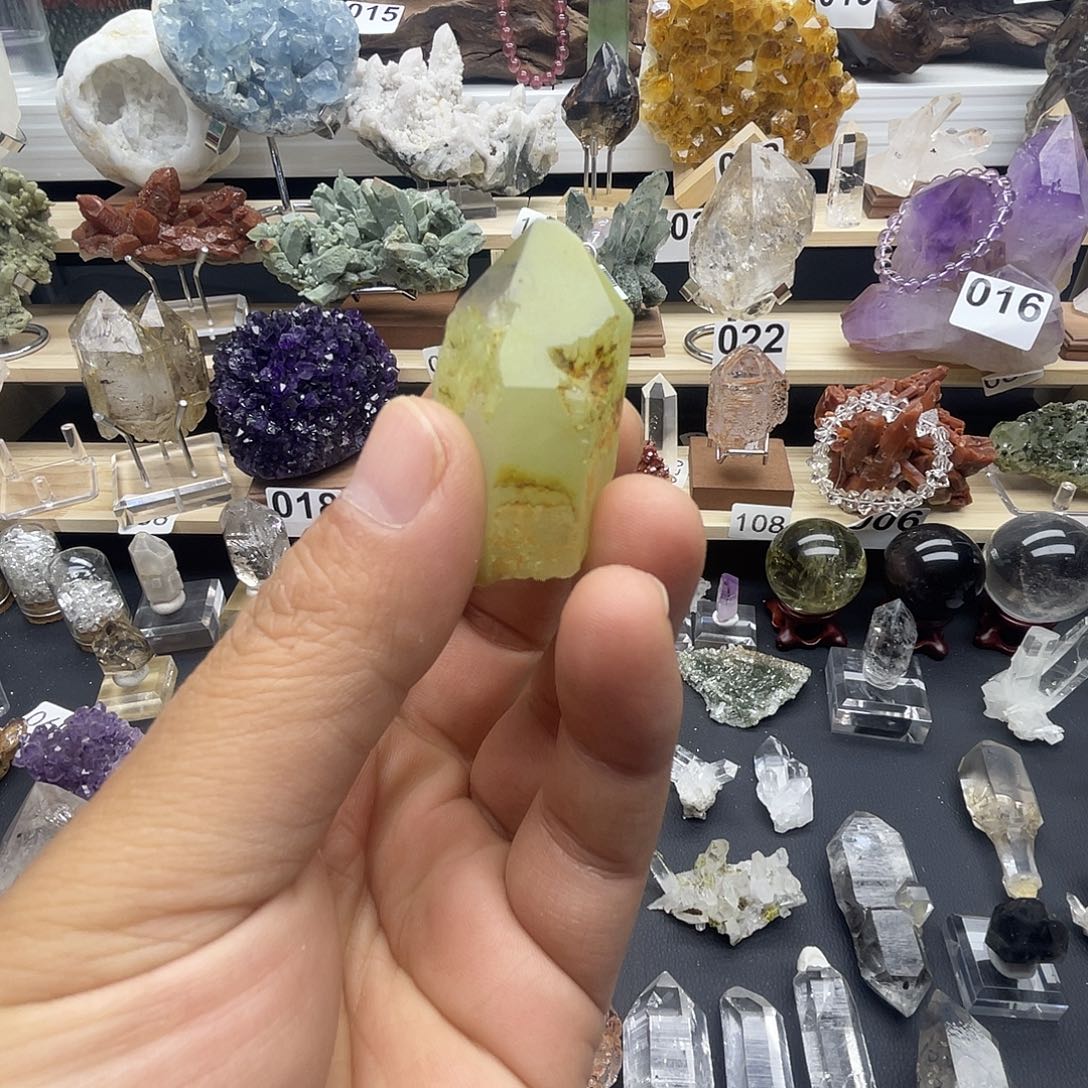 D***J石材马达加斯加绿水晶家居摆件