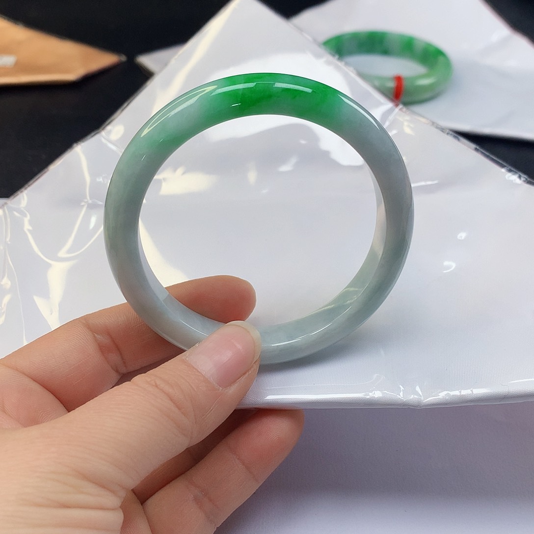 翡翠手镯未镶嵌心**芷8178xcvbbn