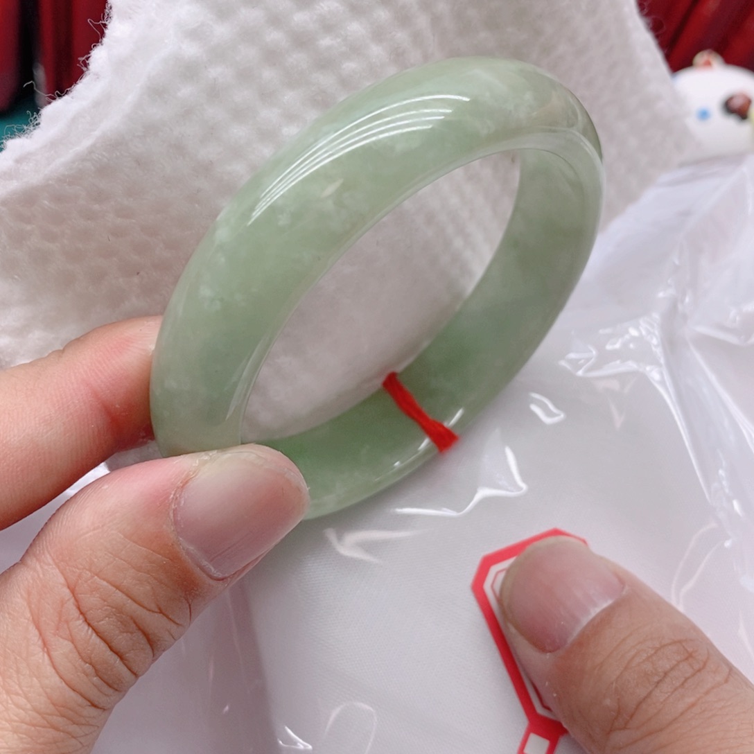 翡翠手镯未镶嵌转****2999999999