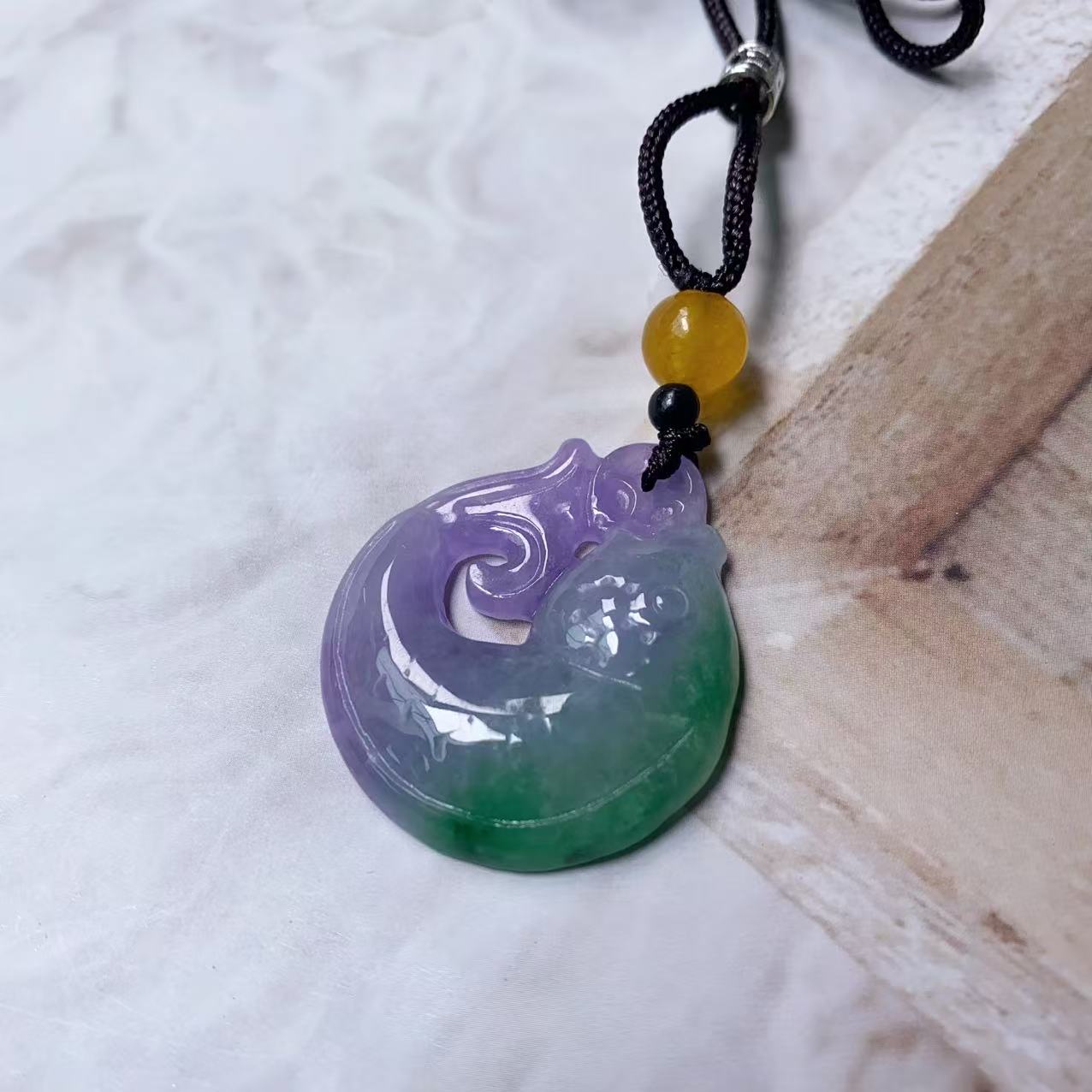 B156春采雕刻鱼吊坠