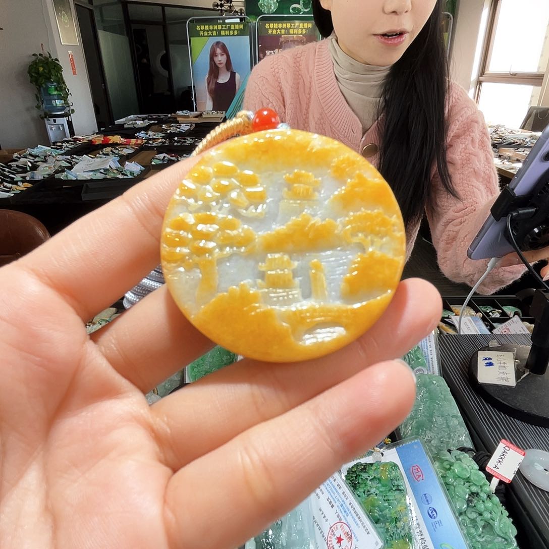 颈饰未镶嵌翡翠一