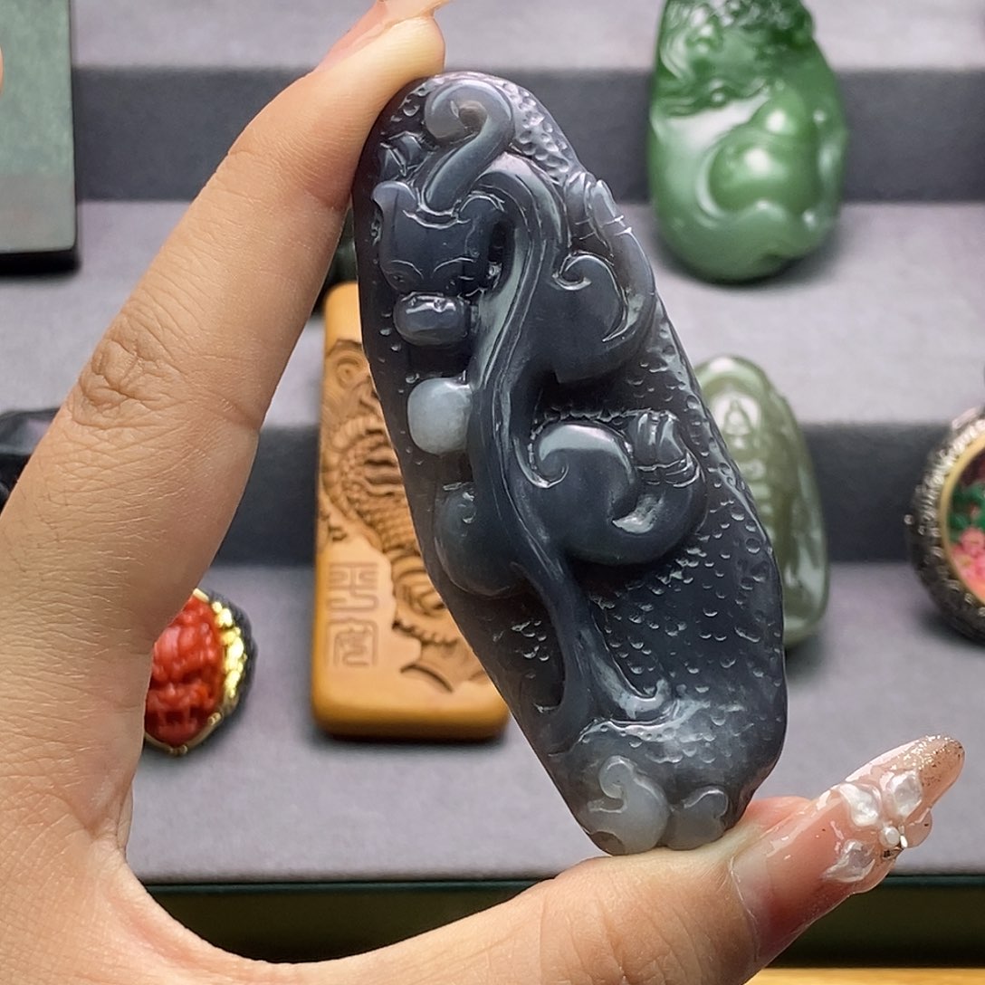 颈饰未镶嵌和田玉