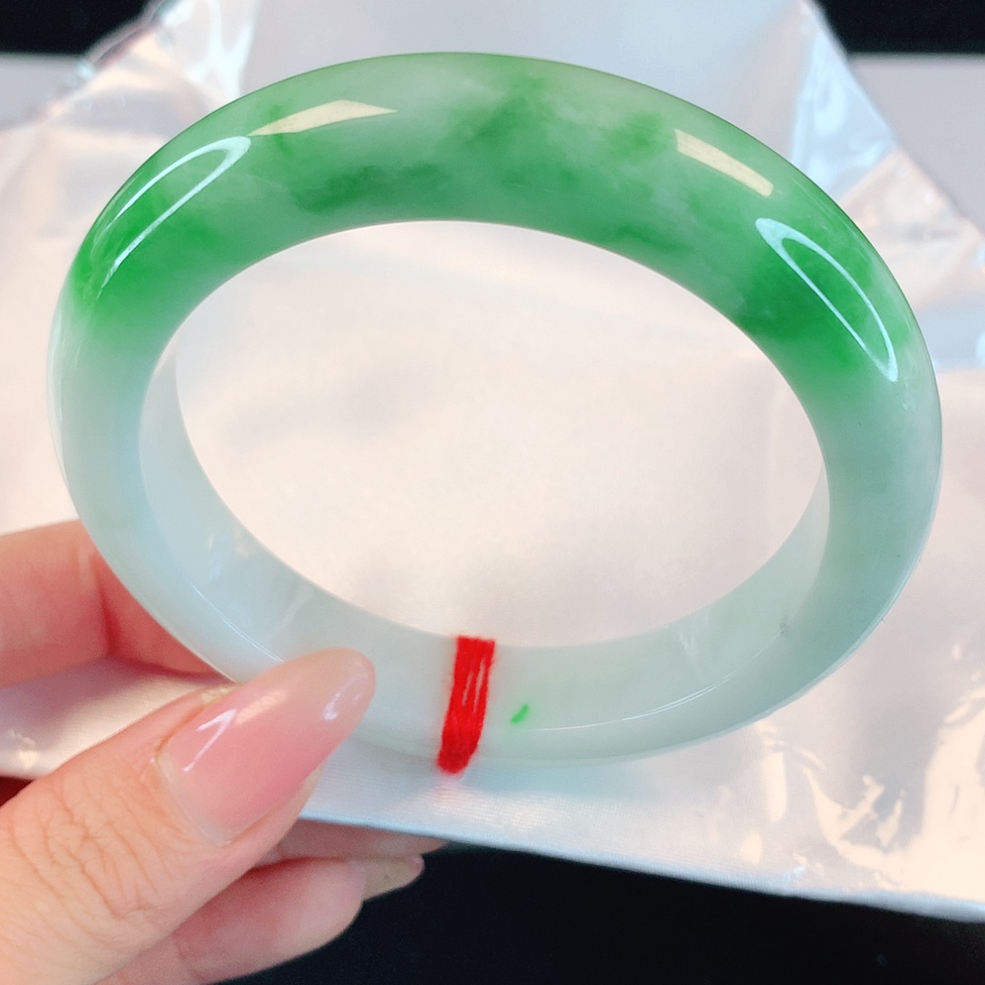 翡翠手镯未镶嵌58.3圈口