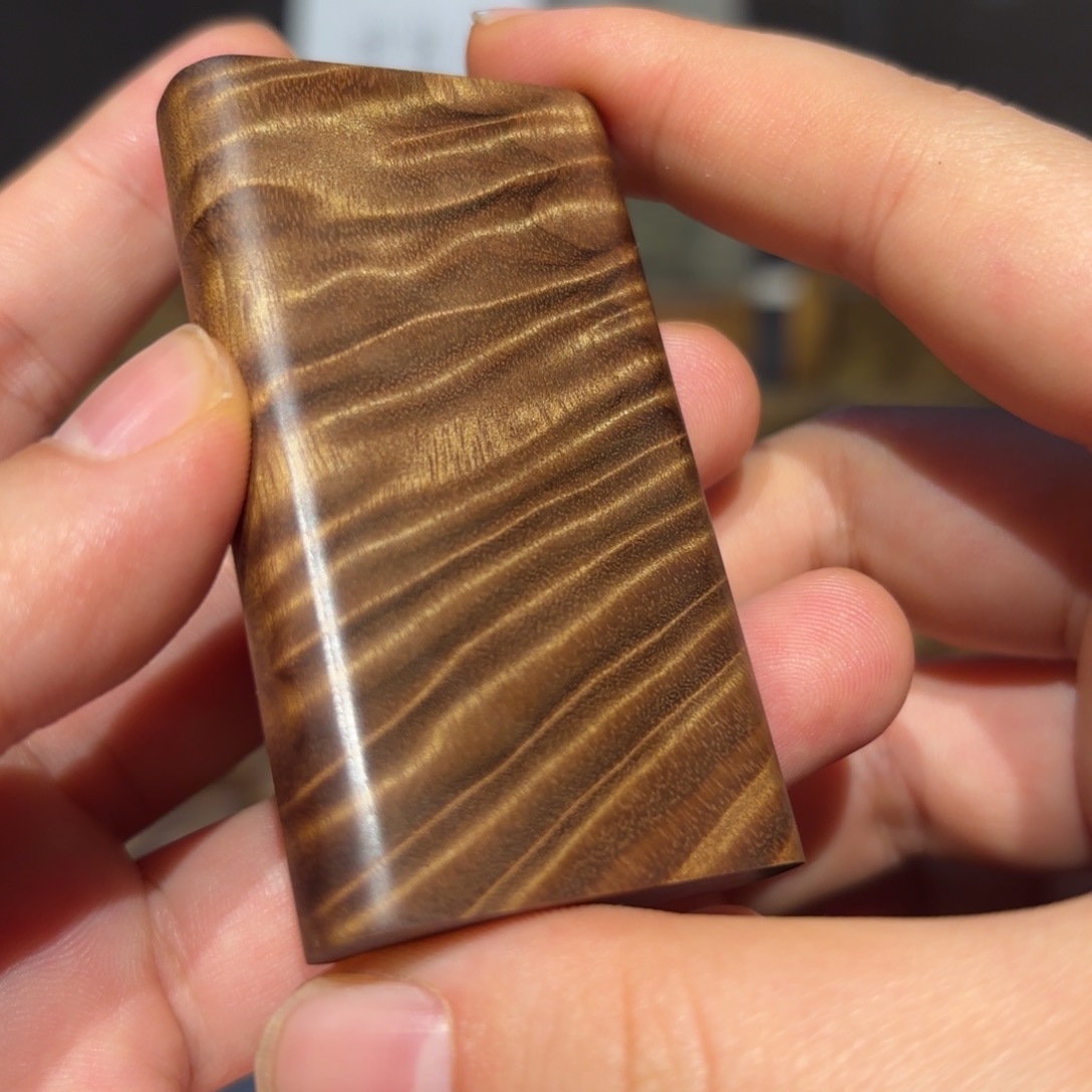 八***两金丝楠木无事牌材料