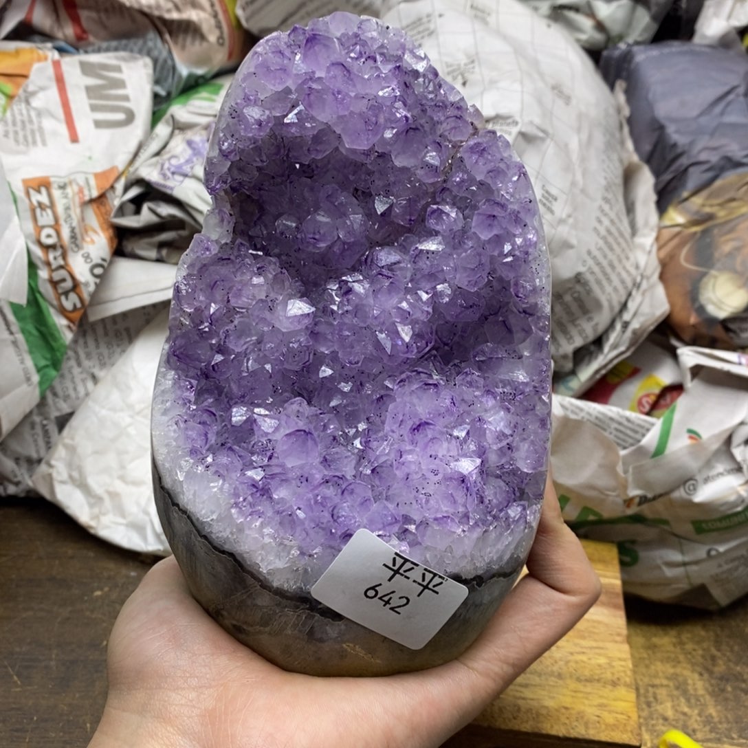 紫晶乌拉圭未镶嵌