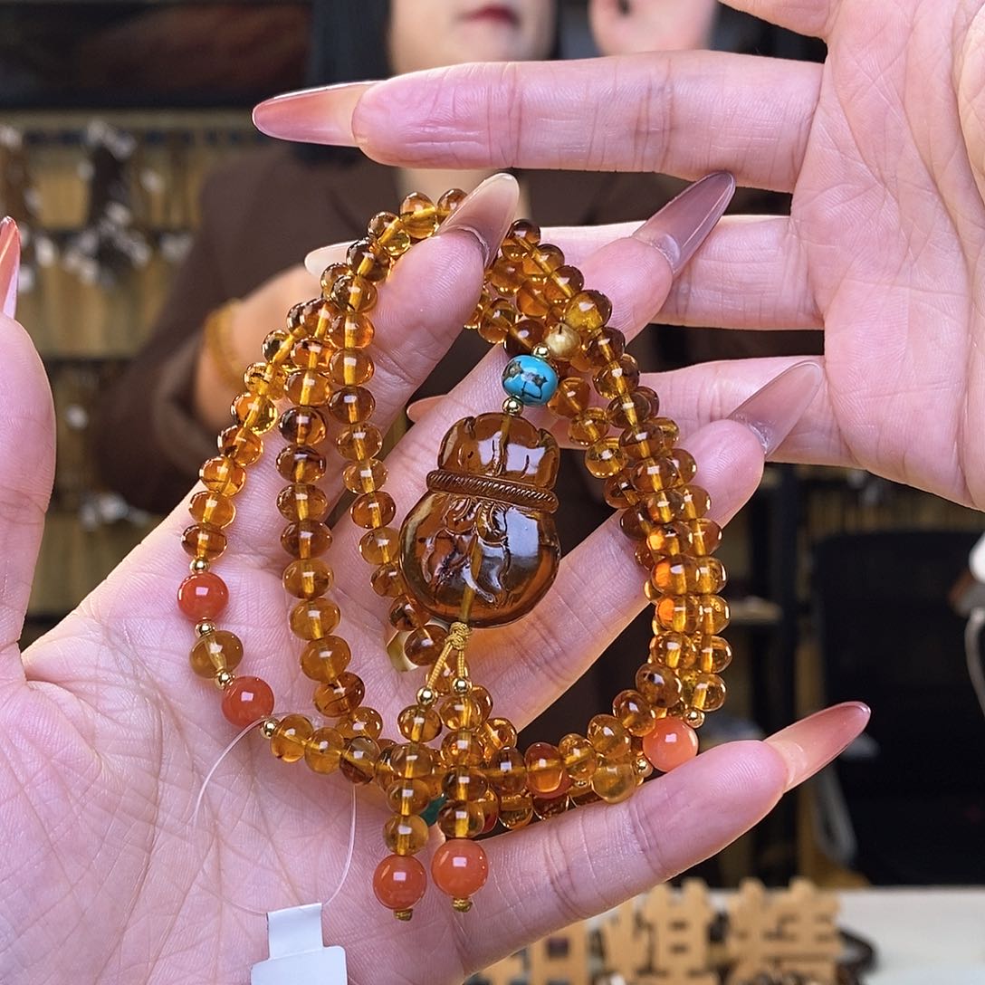 琥珀裸石未镶嵌阿*抚顺琥珀