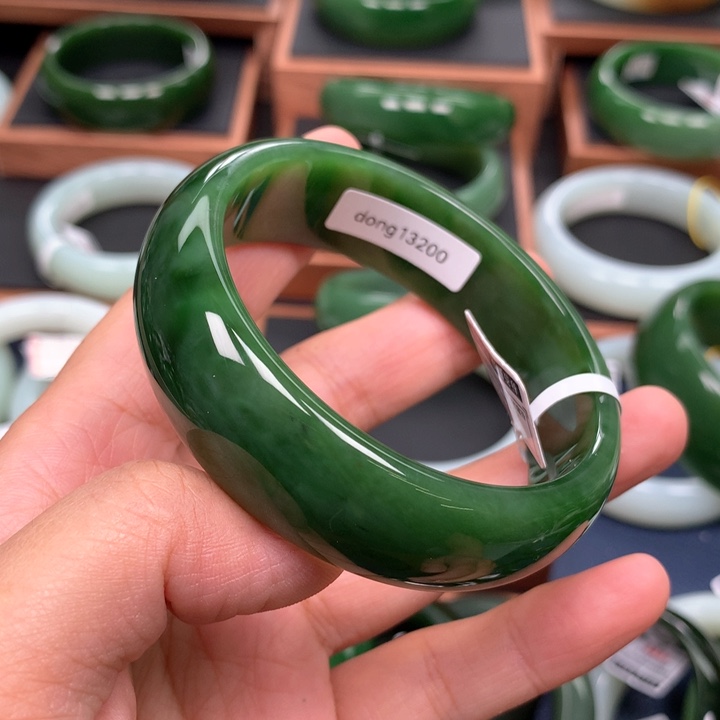 和田玉（碧玉）手镯未镶嵌57