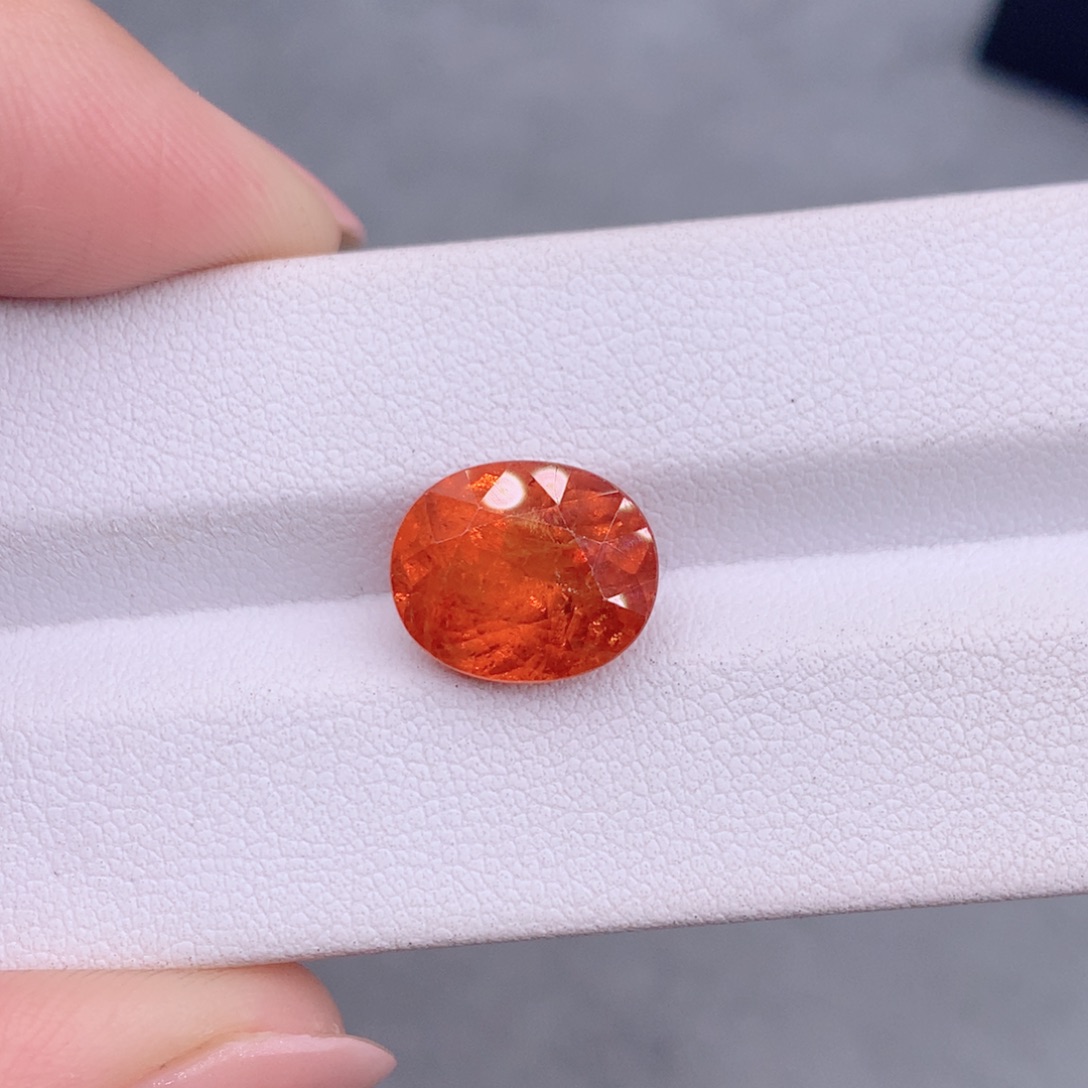 裸石未镶嵌石榴石7.23克拉