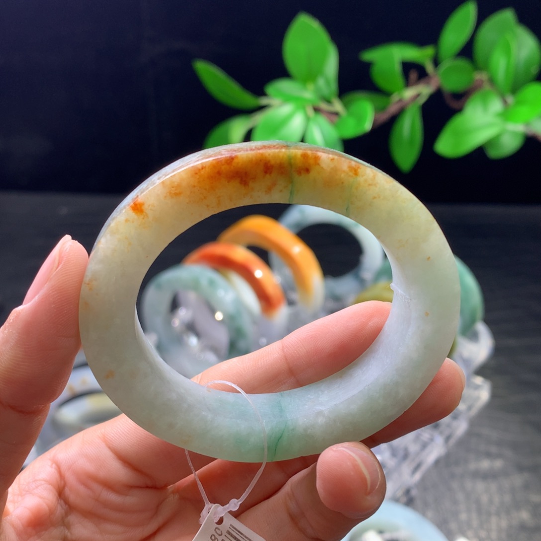 小***范未镶嵌手镯定制翡翠