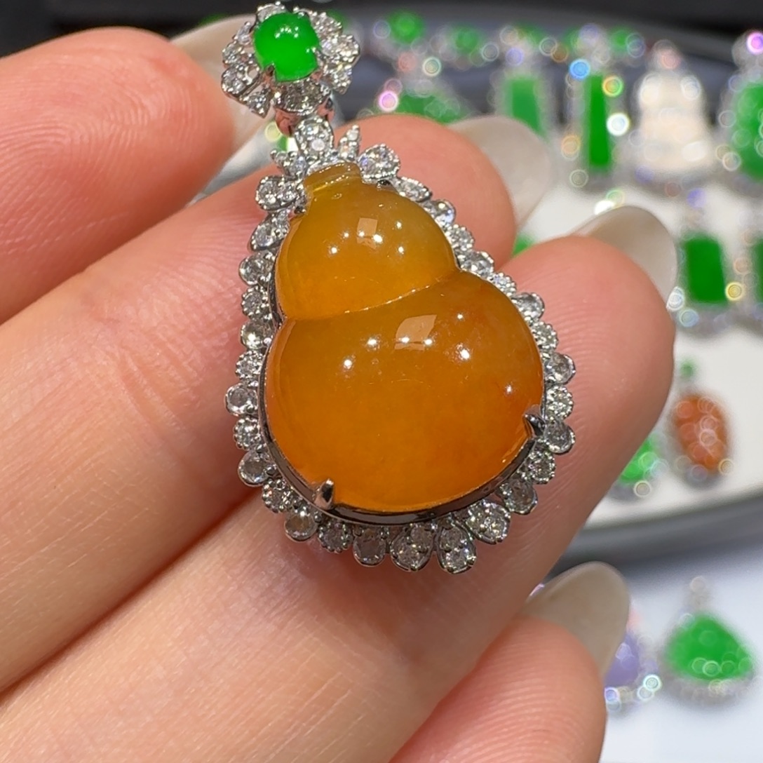 翡翠18K金镶嵌颈饰收到货48小时鉴赏期