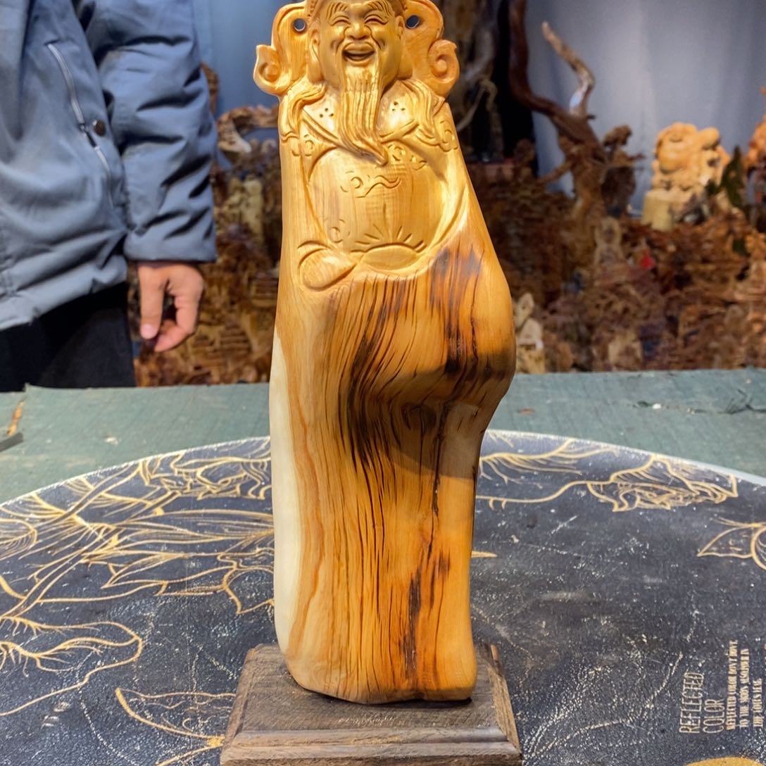 柏木（崖柏）财神根雕