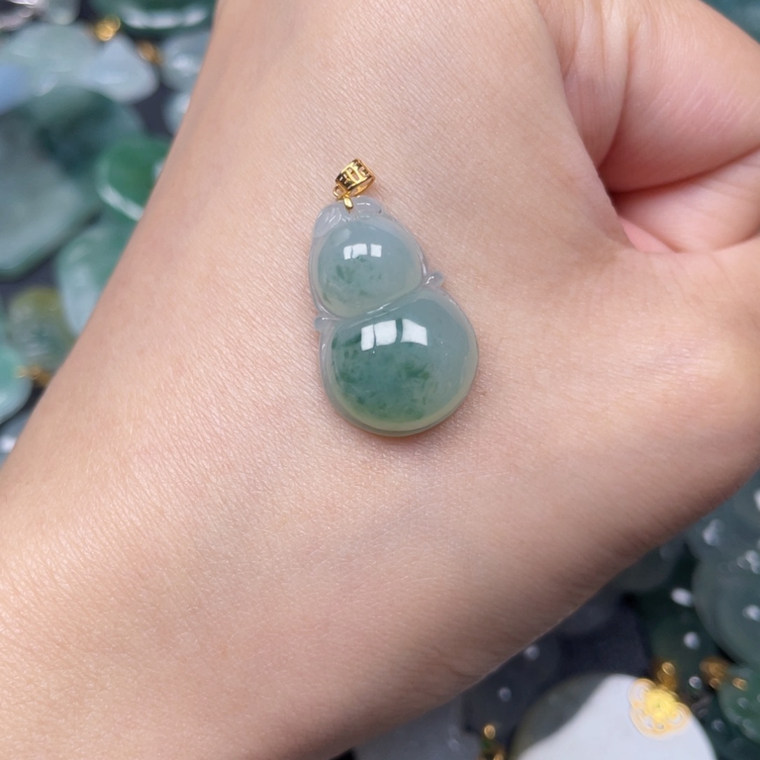 翡翠颈饰18K金镶嵌翡翠