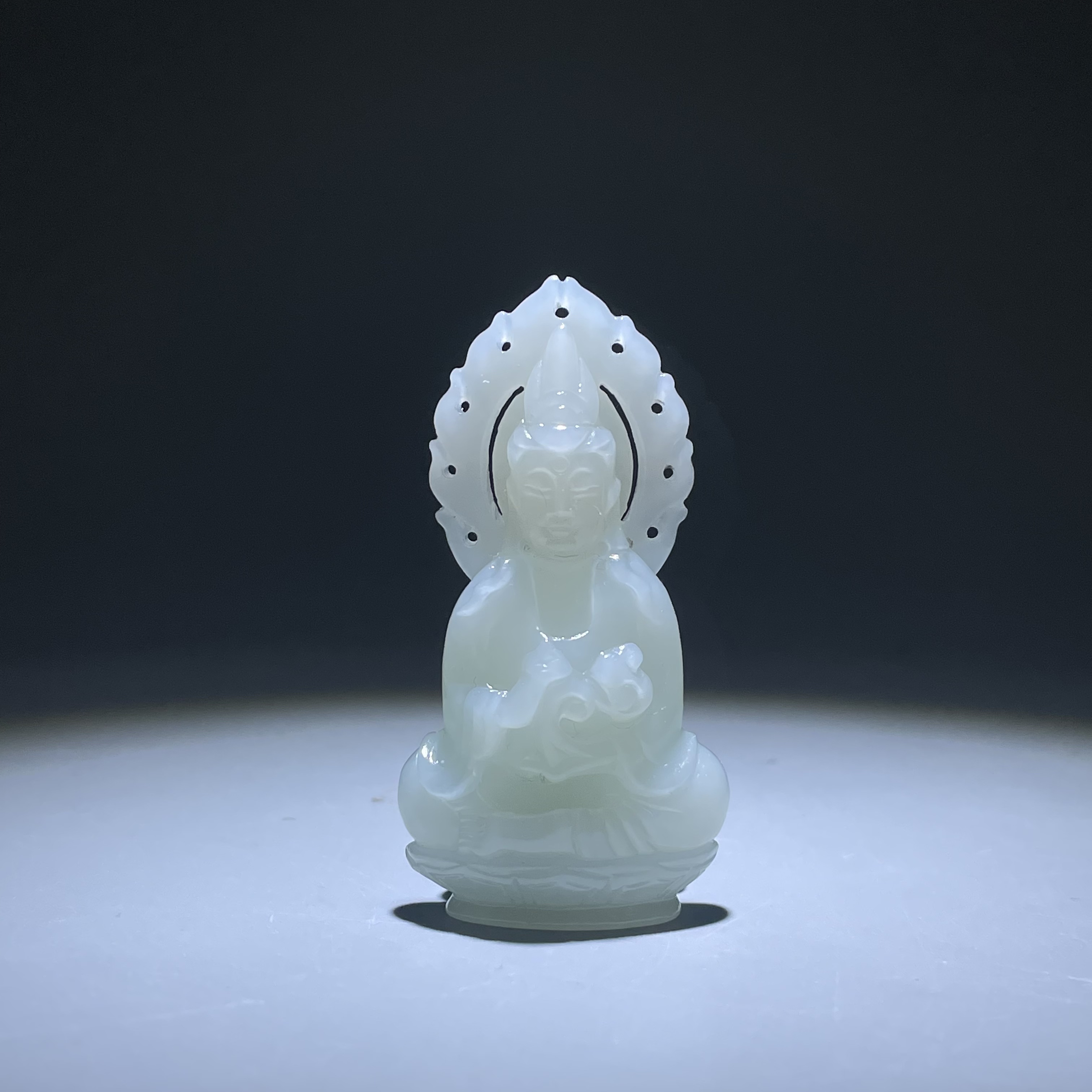 清-古玉坐莲观音挂件2506090143