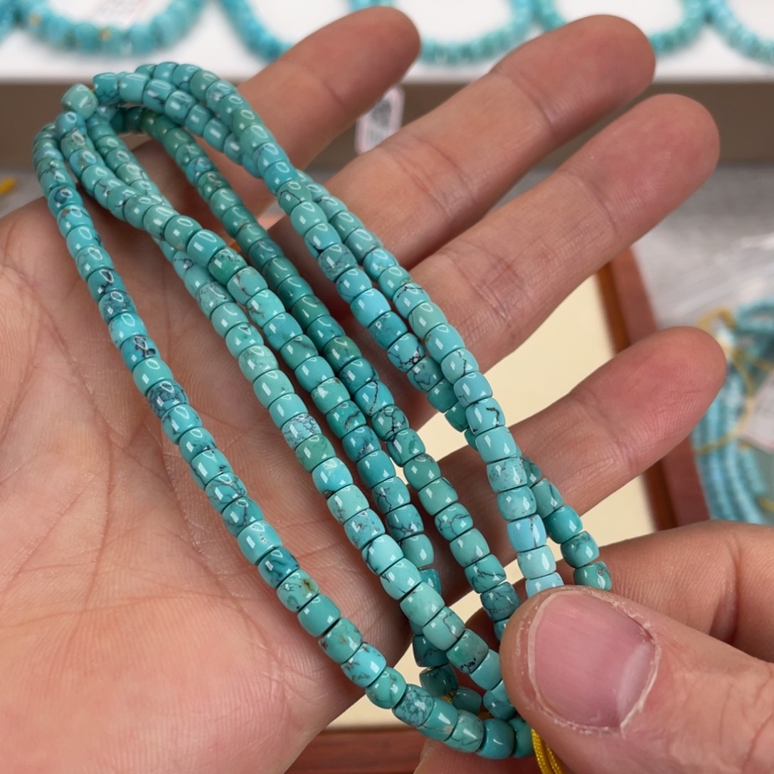 绿松石未镶嵌颈饰