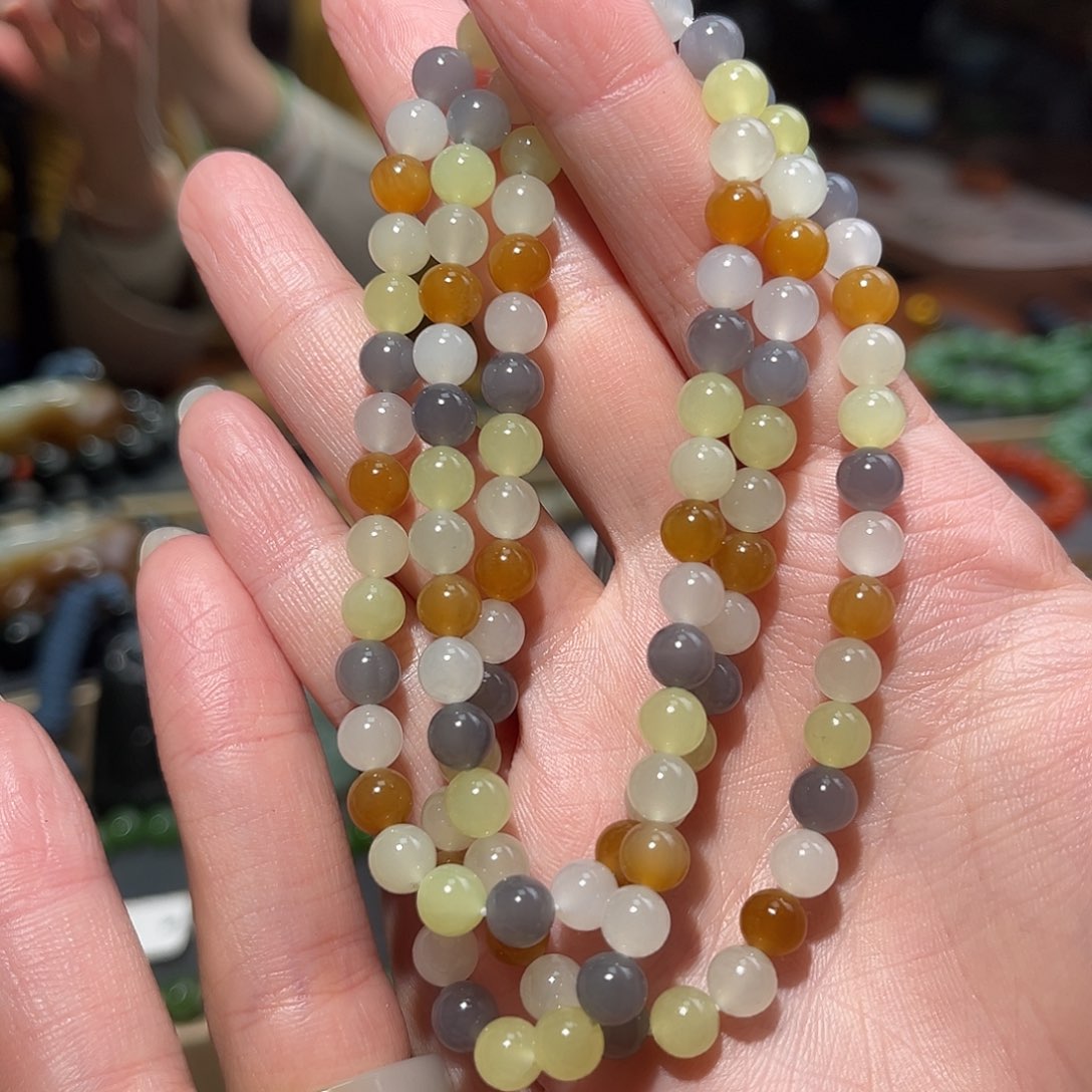 和田玉颈饰未镶嵌