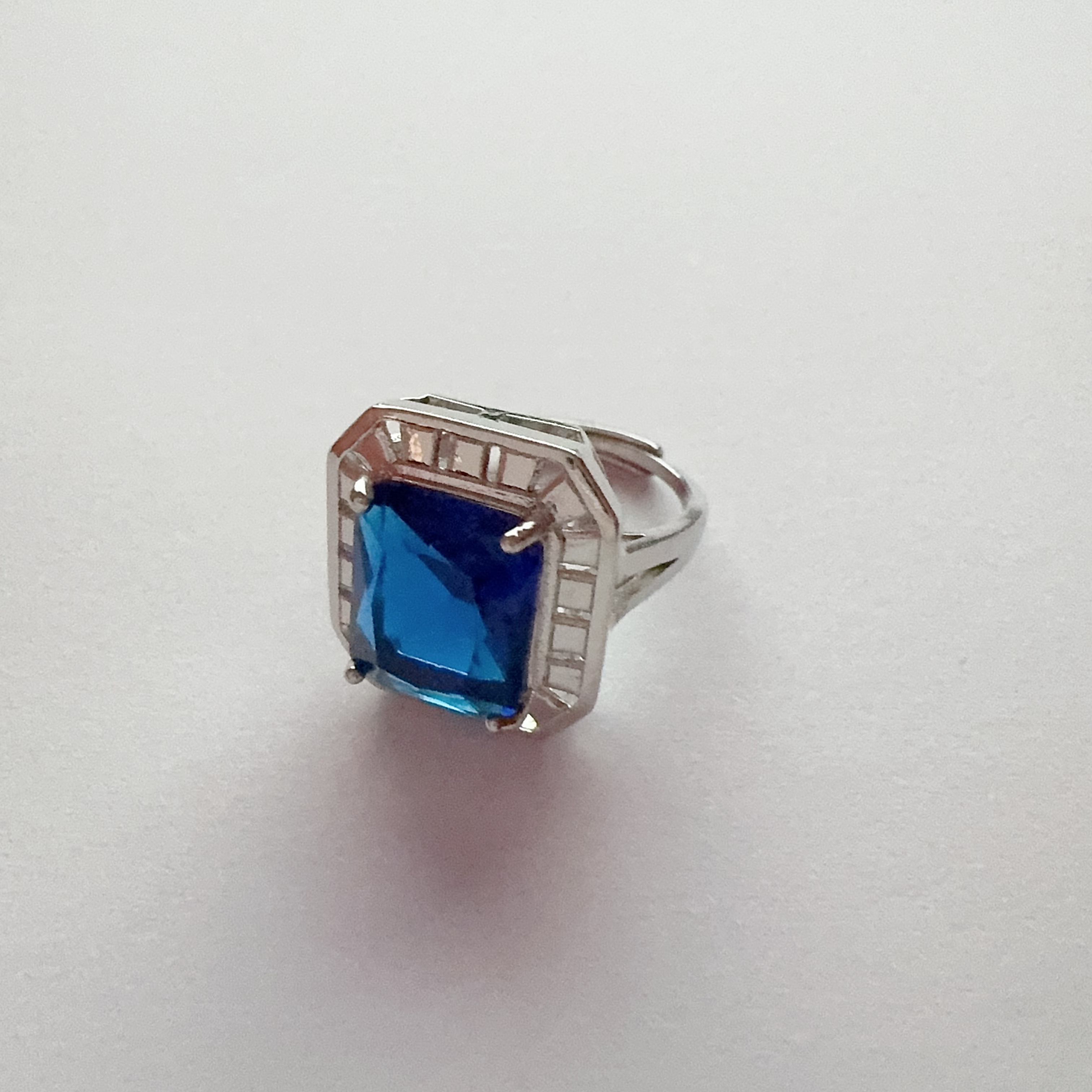 臻选戒指 经典百搭设计蓝色戒指ABT9971