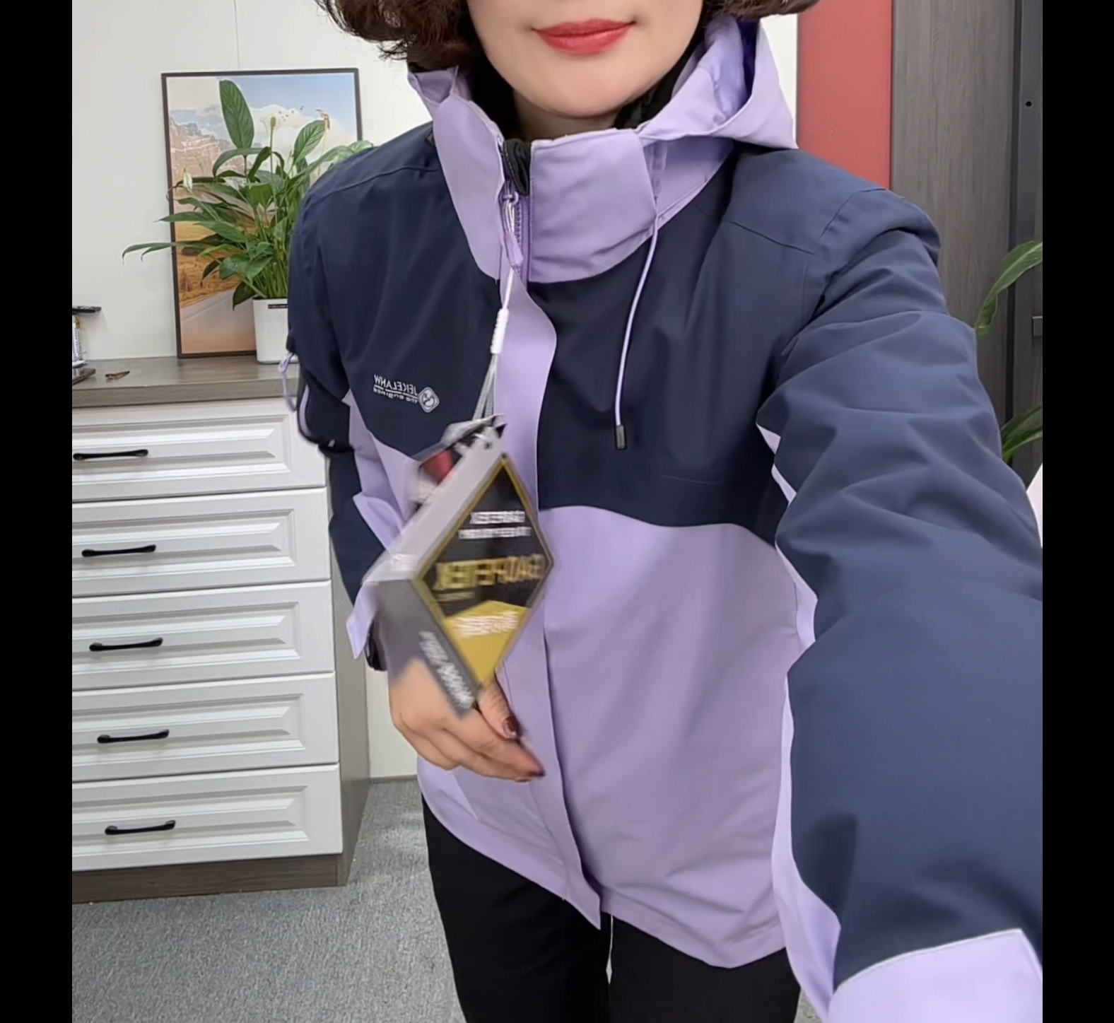 杰恪狼王户外外套羽绒服冲锋衣透气时尚防风防水保暖防雨女款