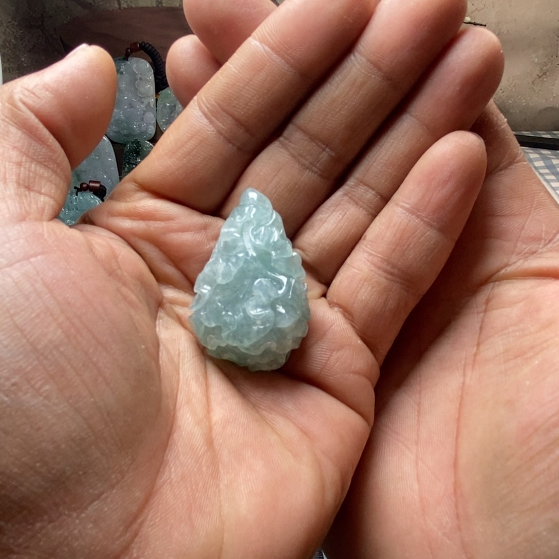 翡翠颈饰未镶嵌天然