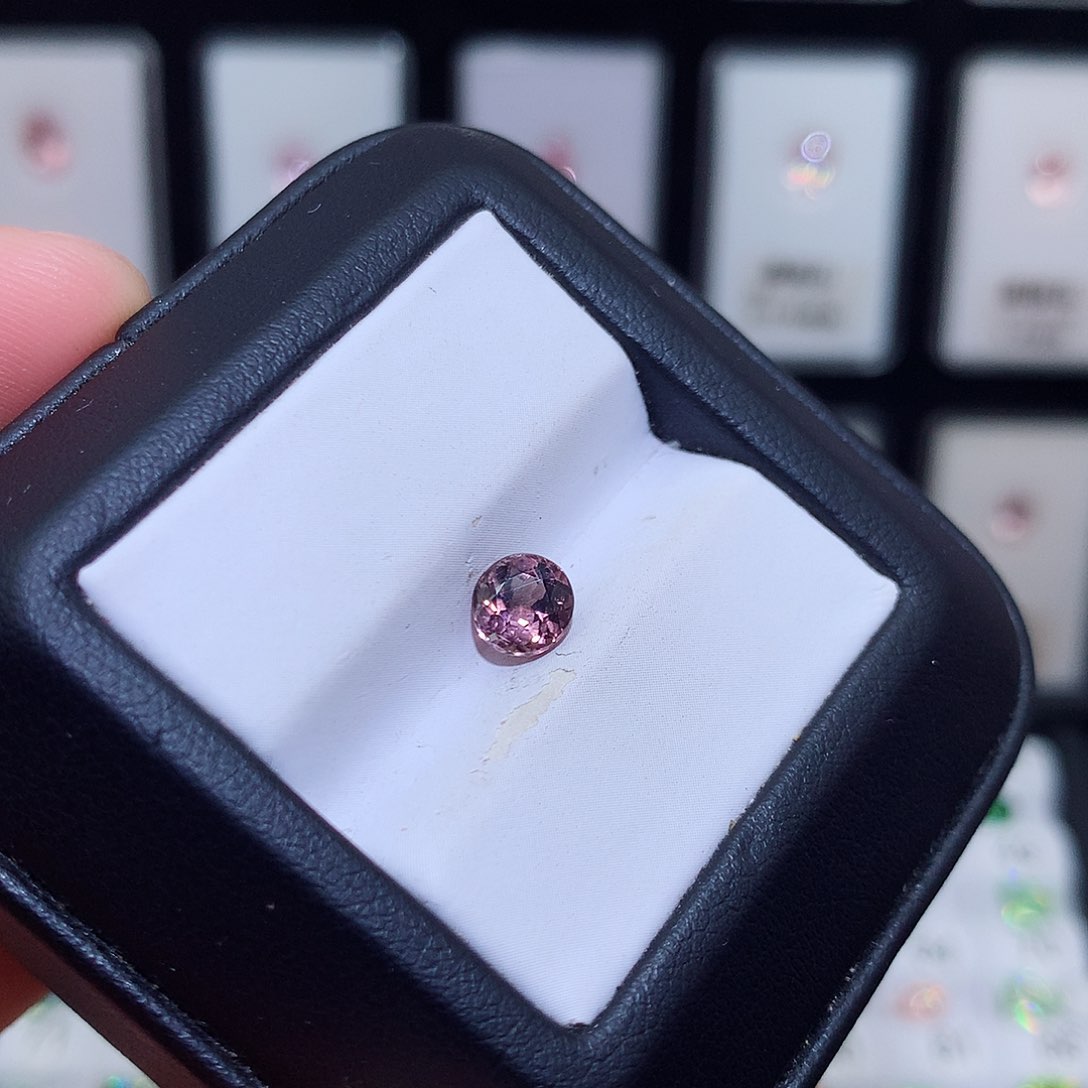 裸石未镶嵌碧玺0.92克拉