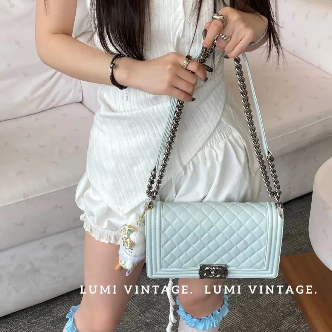 95新 Chanel/香奈儿 淡蓝色羊皮中号leboy单肩包34443331
