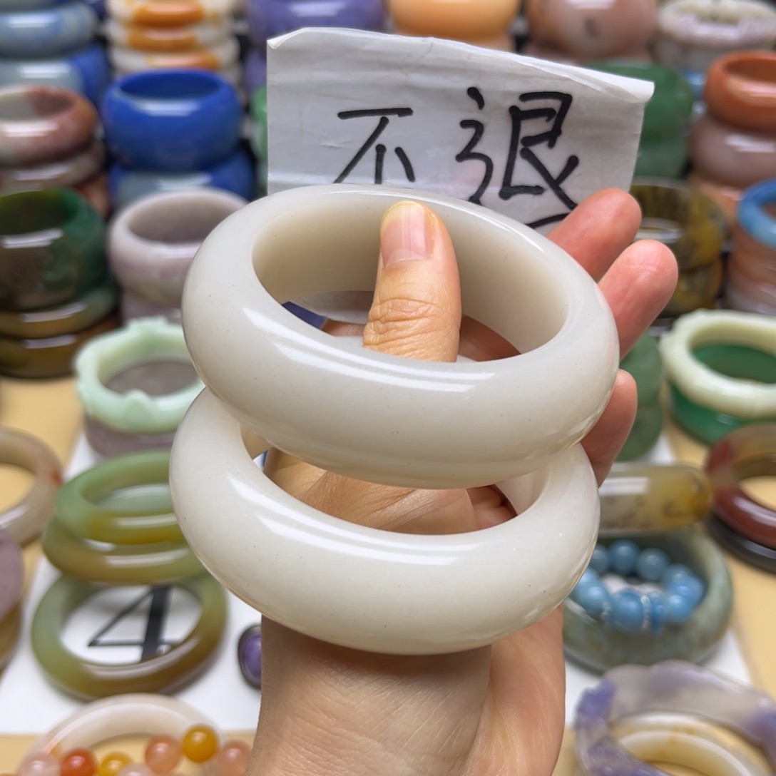 石英质玉未镶嵌手镯