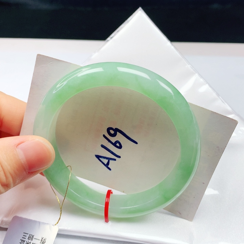 【闪购商品】翡翠手镯未镶嵌57➕圈口