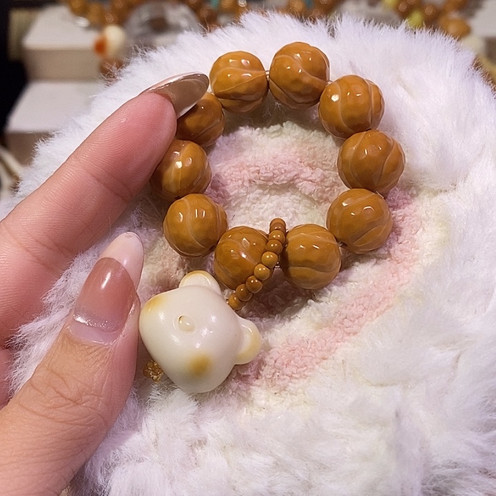 不***！猴头核桃手串钻石切小熊