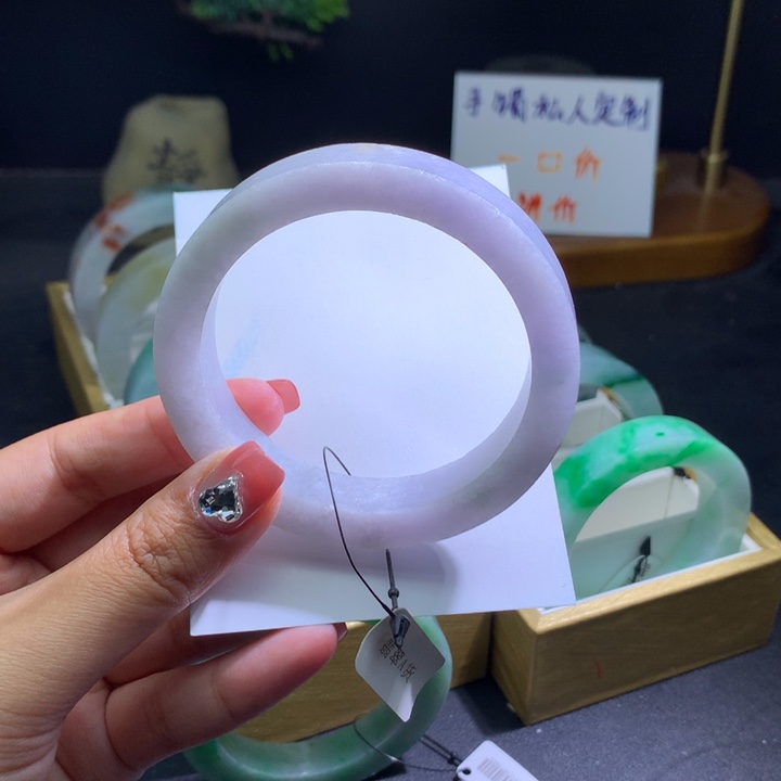 孙***花定制翡翠未镶嵌翡翠手镯