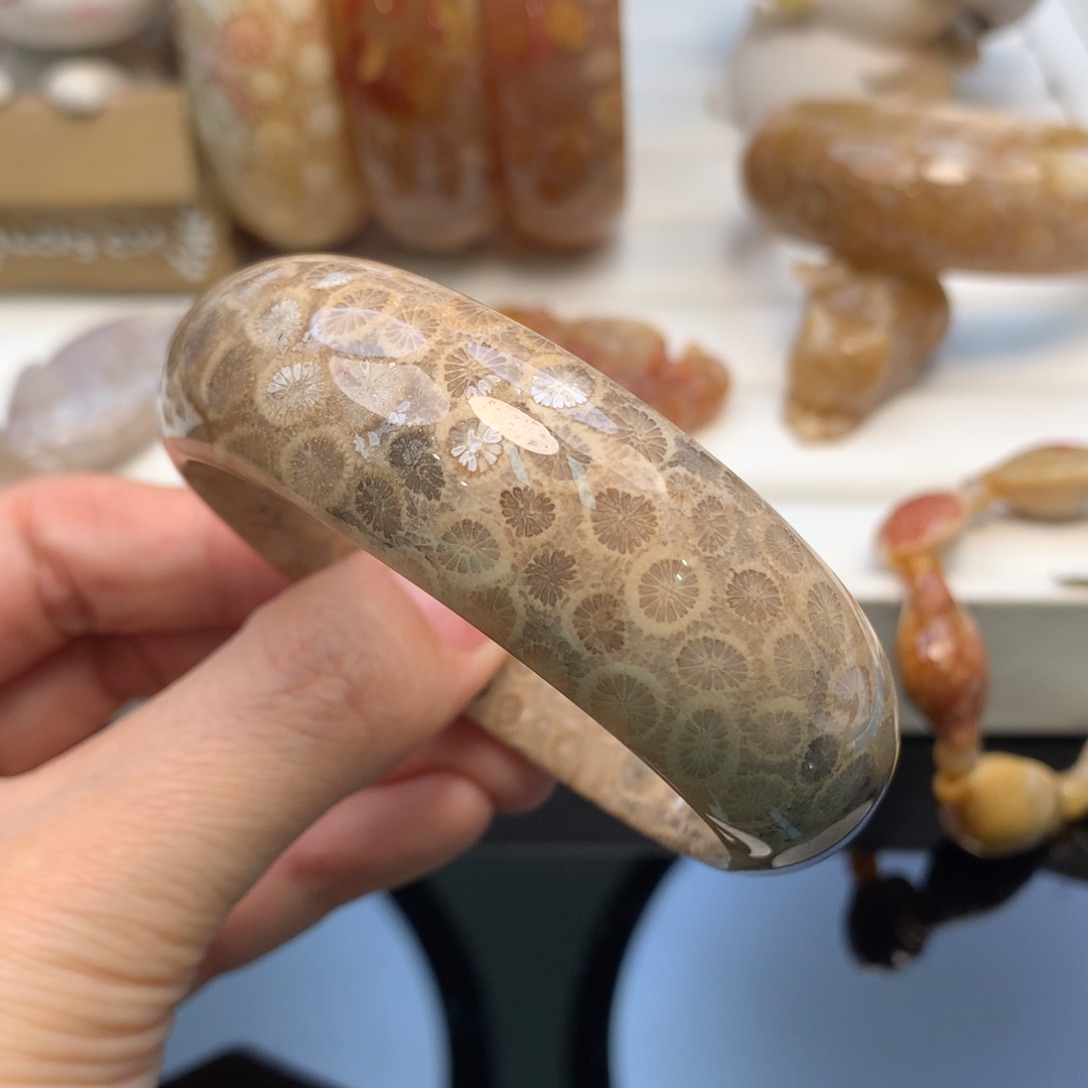 硅化珊瑚（珊瑚玉）手镯未镶嵌55口