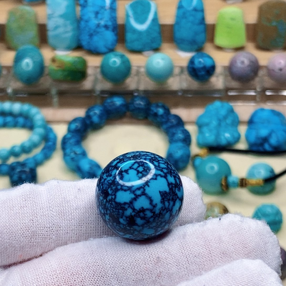 绿松石未镶嵌珠宝奇石