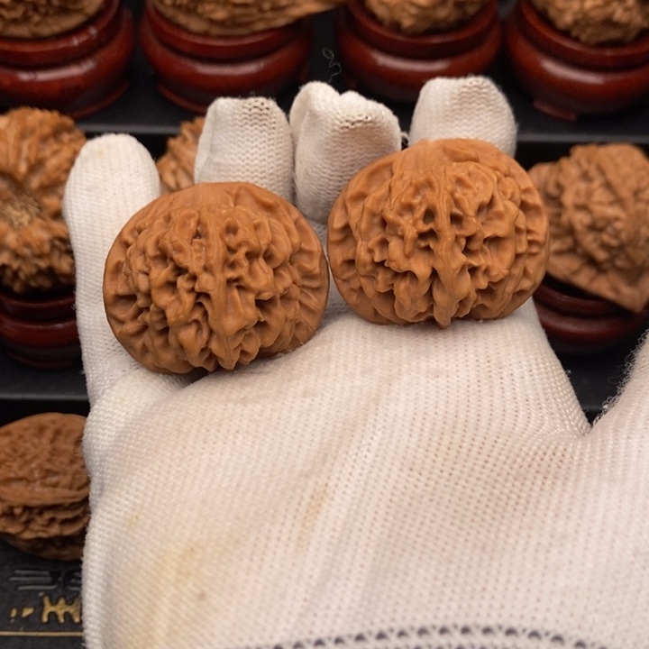 吊坠文玩核桃秦岭秦闷36维修了（边肚同尺）