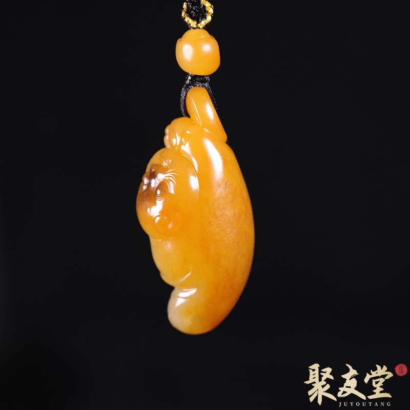 聚友堂王伟玉雕15.3克新疆和田玉籽料黄沁典藏猫咪鱼招财猫挂件