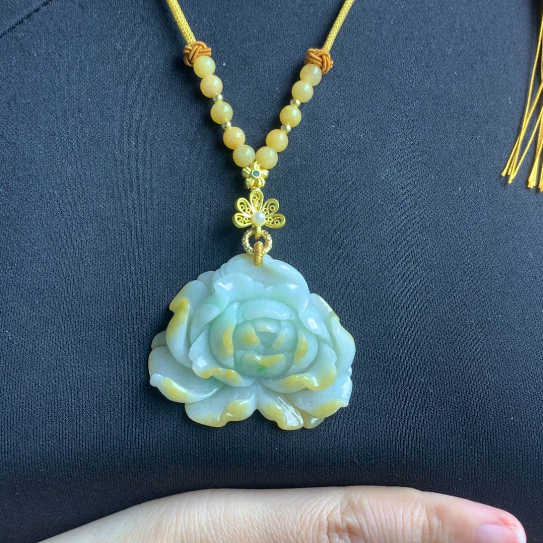 翡翠颈饰未镶嵌翡翠