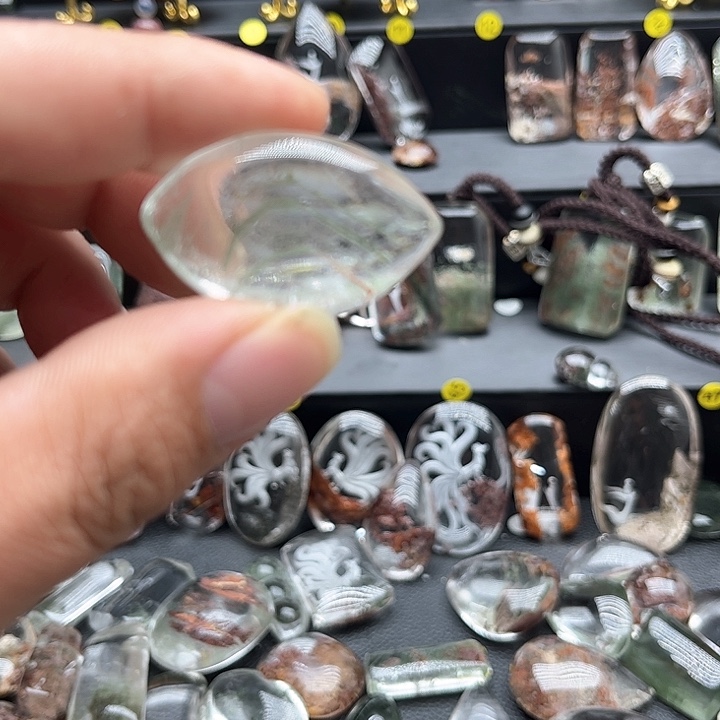 水晶吊坠(赠链)未镶嵌